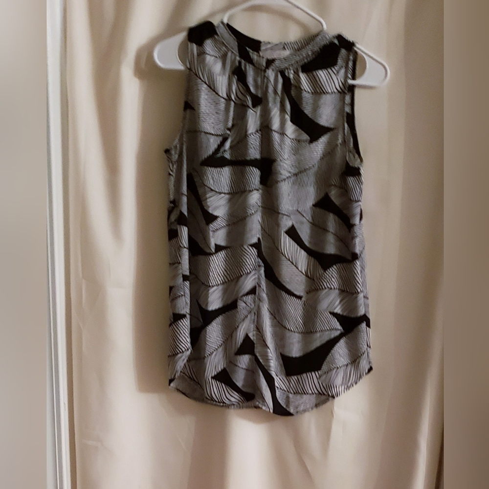 Black and White Sleeveless Women's Top